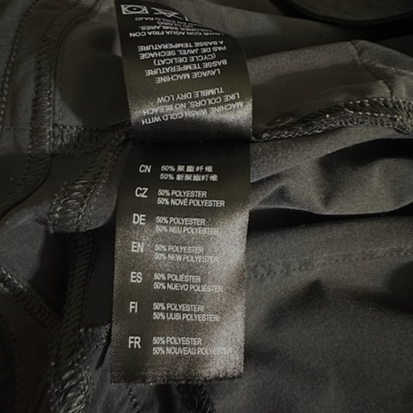 Kuhl FreeFlex Roll Up Outdoor Trail Pants Women's 20W Short Color Dk Gray (126A) - Picture 8 of 8